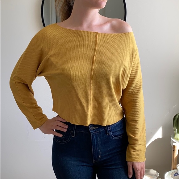 2 Never worn. FOREVER 21 - off the shoulder blouse - Picture 3 of 4